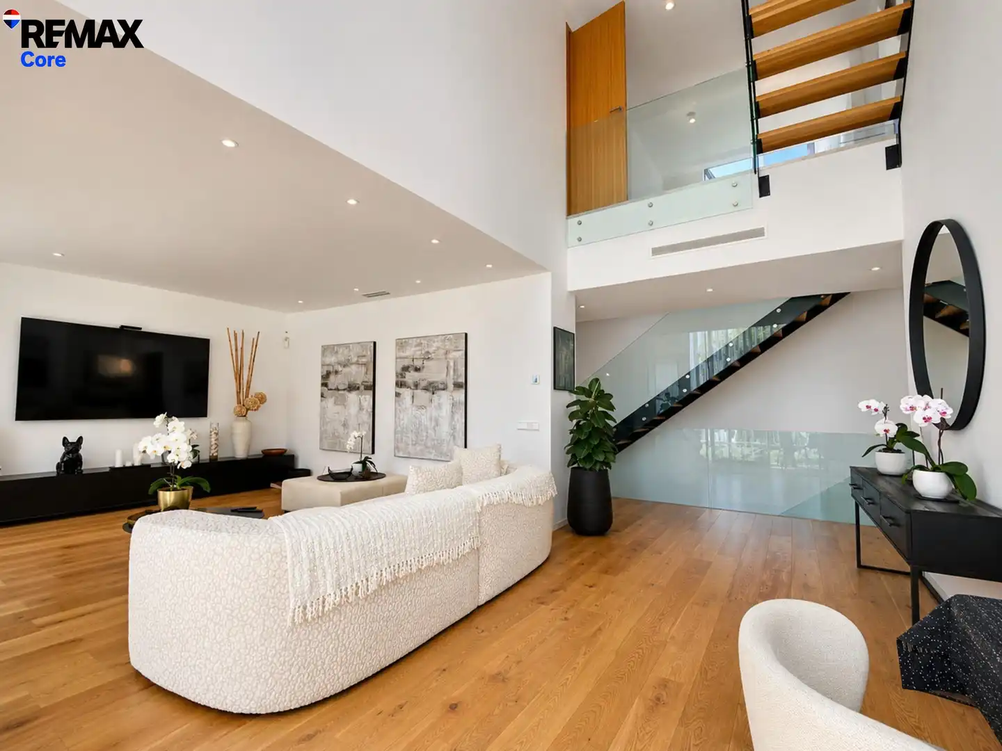 Sala d'estar de Casa o xalet en venda en Marbella amb Aire condicionat, Calefacció i Jardí privat