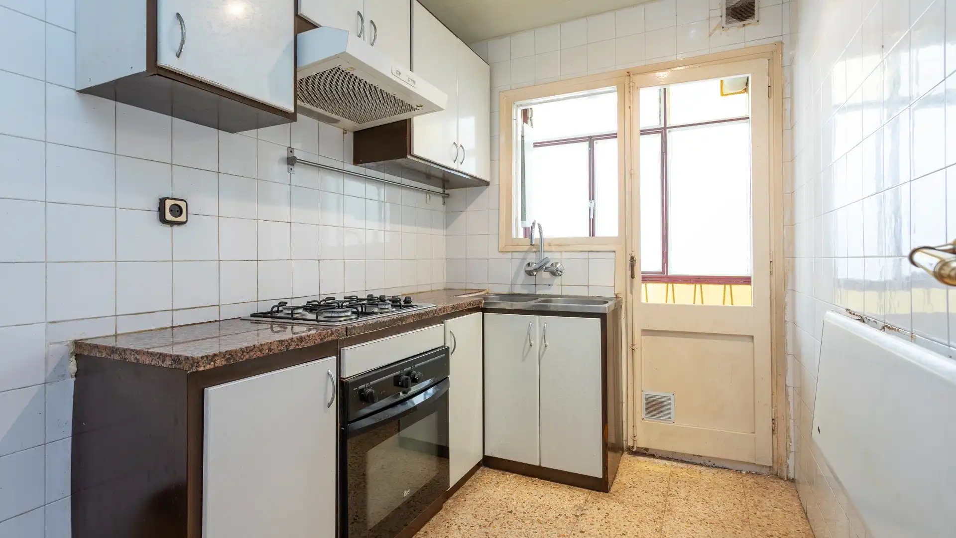 Cocina de Piso en venta en  Barcelona Capital con Balcón