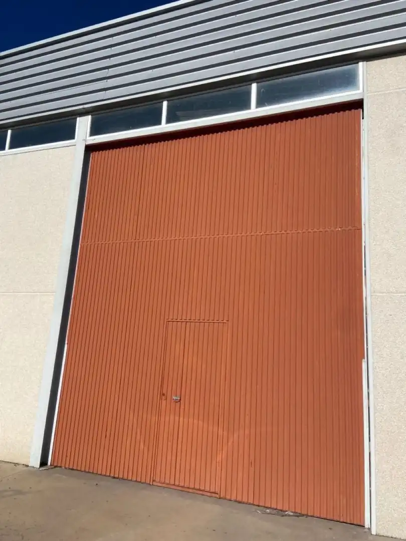Vista exterior de Nave industrial en venta en Torralba de Calatrava