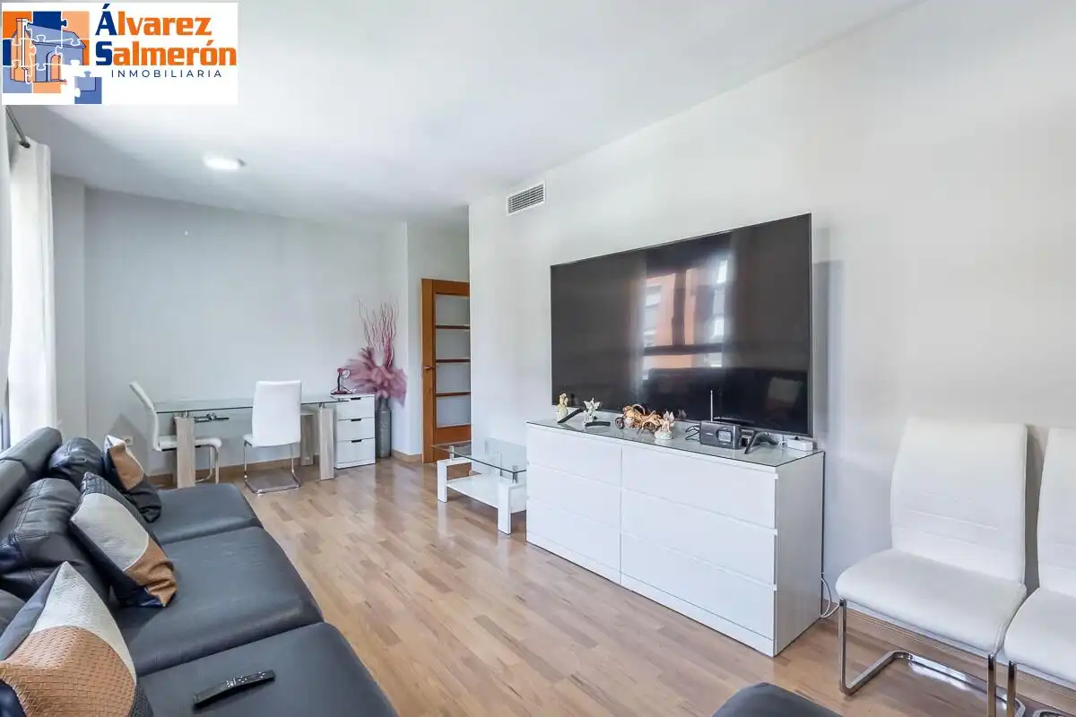 Piso con piscina en venta en Calle EMIR, imagen 5