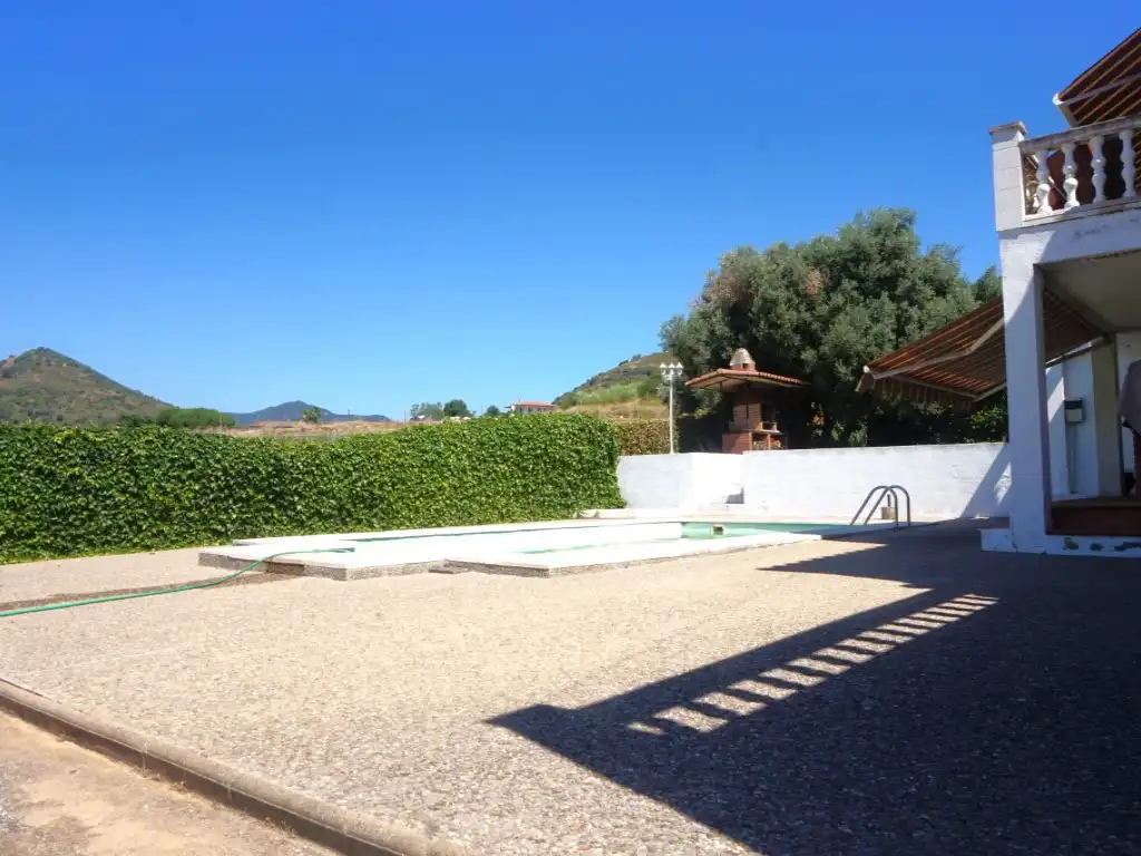 Swimming pool of Houses for sale in Pineda de Mar
