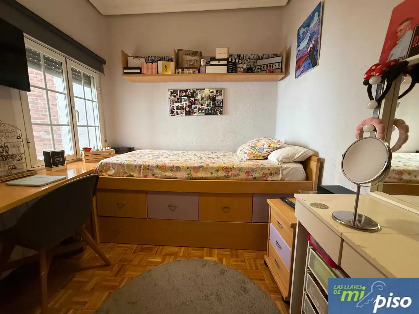 Bedroom of Flat for sale in Valladolid  with Heating, Parquet flooring and Furnished