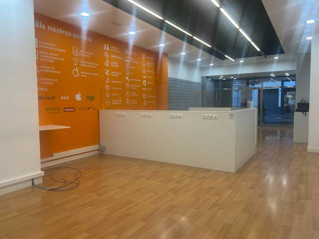 Local comercial en Alquiler en Carrer de Sant Josep, 5 en Instituts
