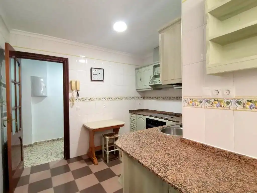 Cocina de Piso de alquiler en Málaga con Aire acondicionado, Calefacción y Terraza