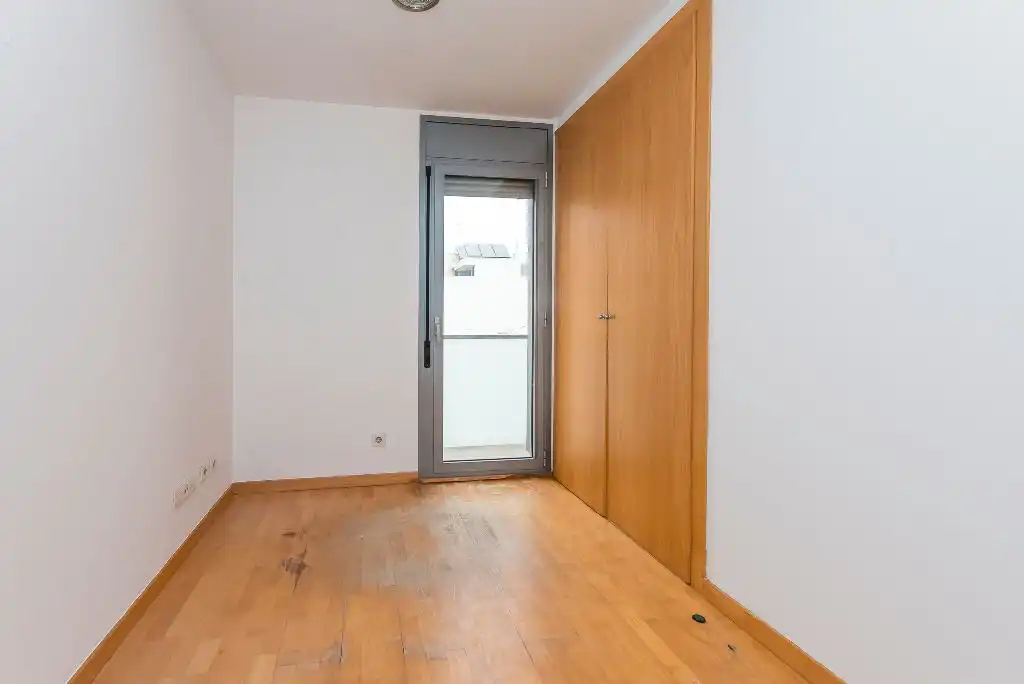 Piso en venta en Carrer Moianès, Hostal