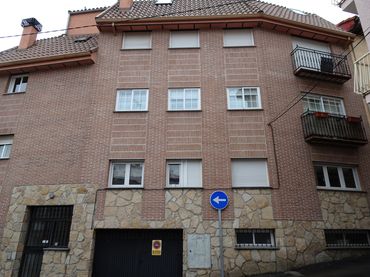Pis amb balcó en venda a Miraflores de la Sierra