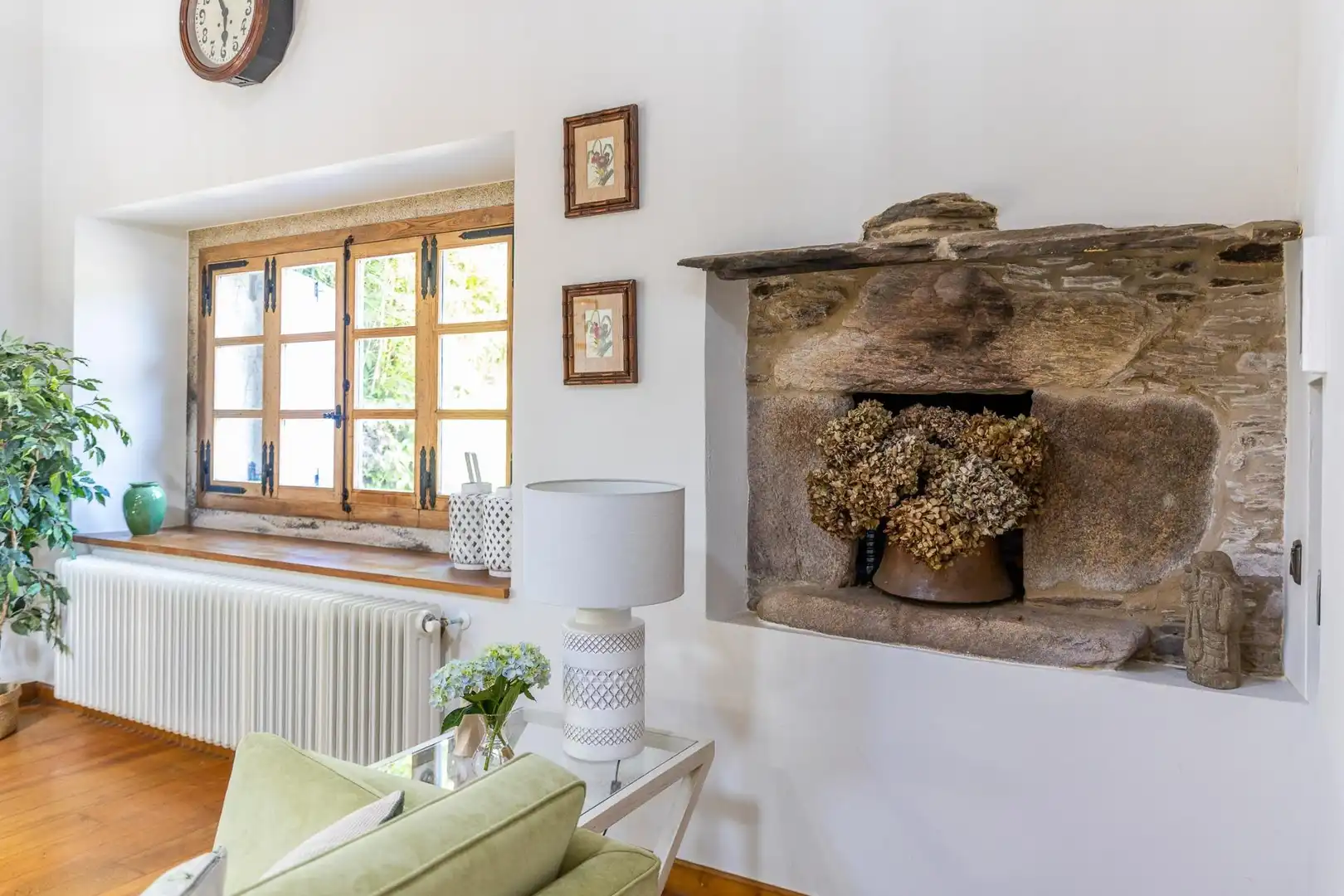 Sala de estar de Casa o chalet en venta en O Pino  con Calefacción, Jardín privado y Terraza