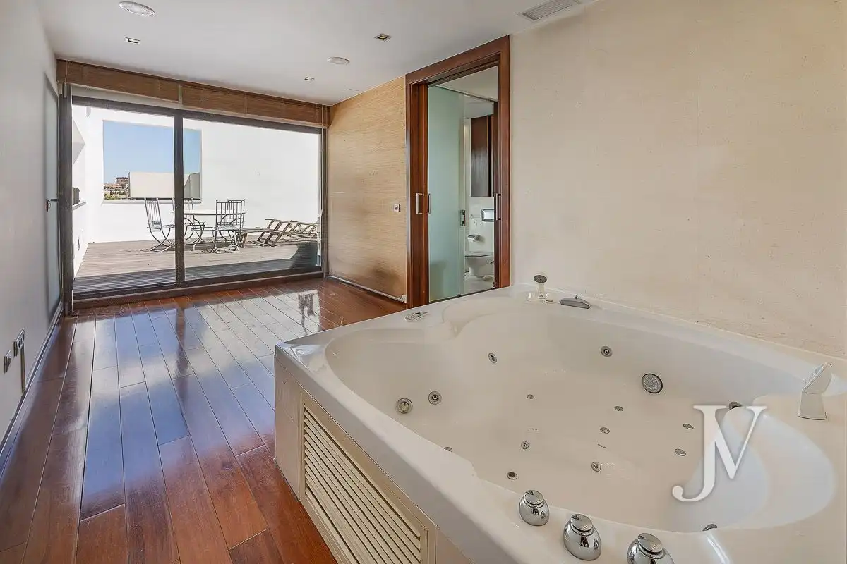 Baño de Casa o chalet en venta en Madrid con Aire acondicionado, Calefacción y Jardín privado