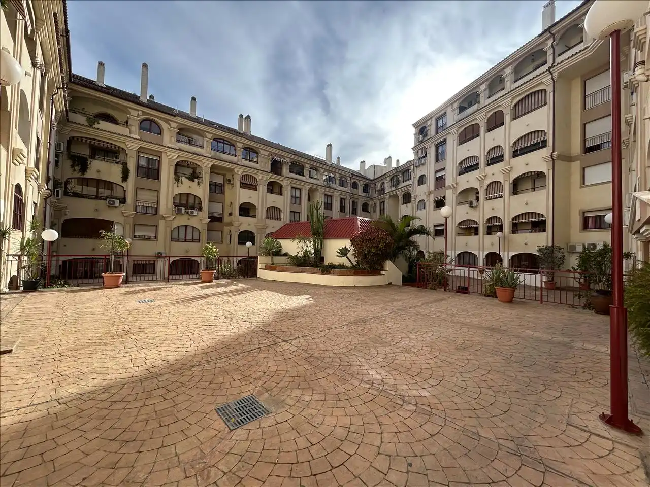 Vista exterior de Apartament en venda en Benalmádena amb Aire condicionat i Terrassa