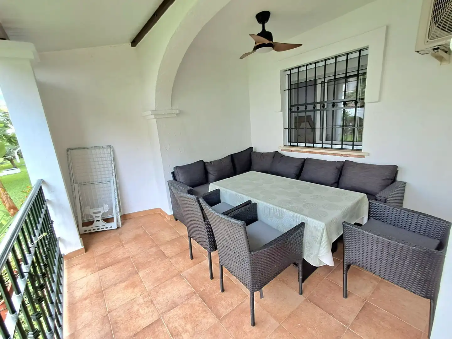 Terrasse von Wohnungen zur Miete in Benalmádena mit Klimaanlage, Terrasse und Möbliert