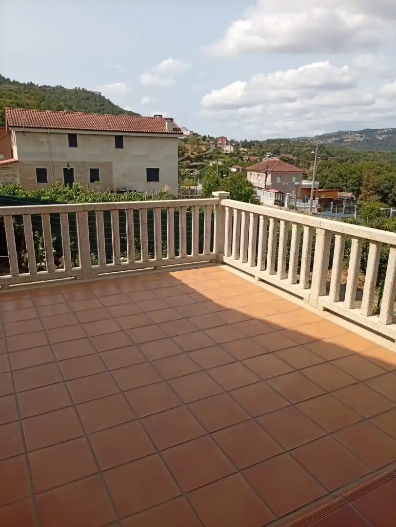 Terrassa de Casa o xalet en venda en Ourense Capital  amb Calefacció, Jardí privat i Parquet