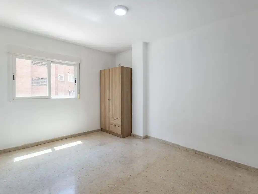 Dormitori de Pis en venda en Granada