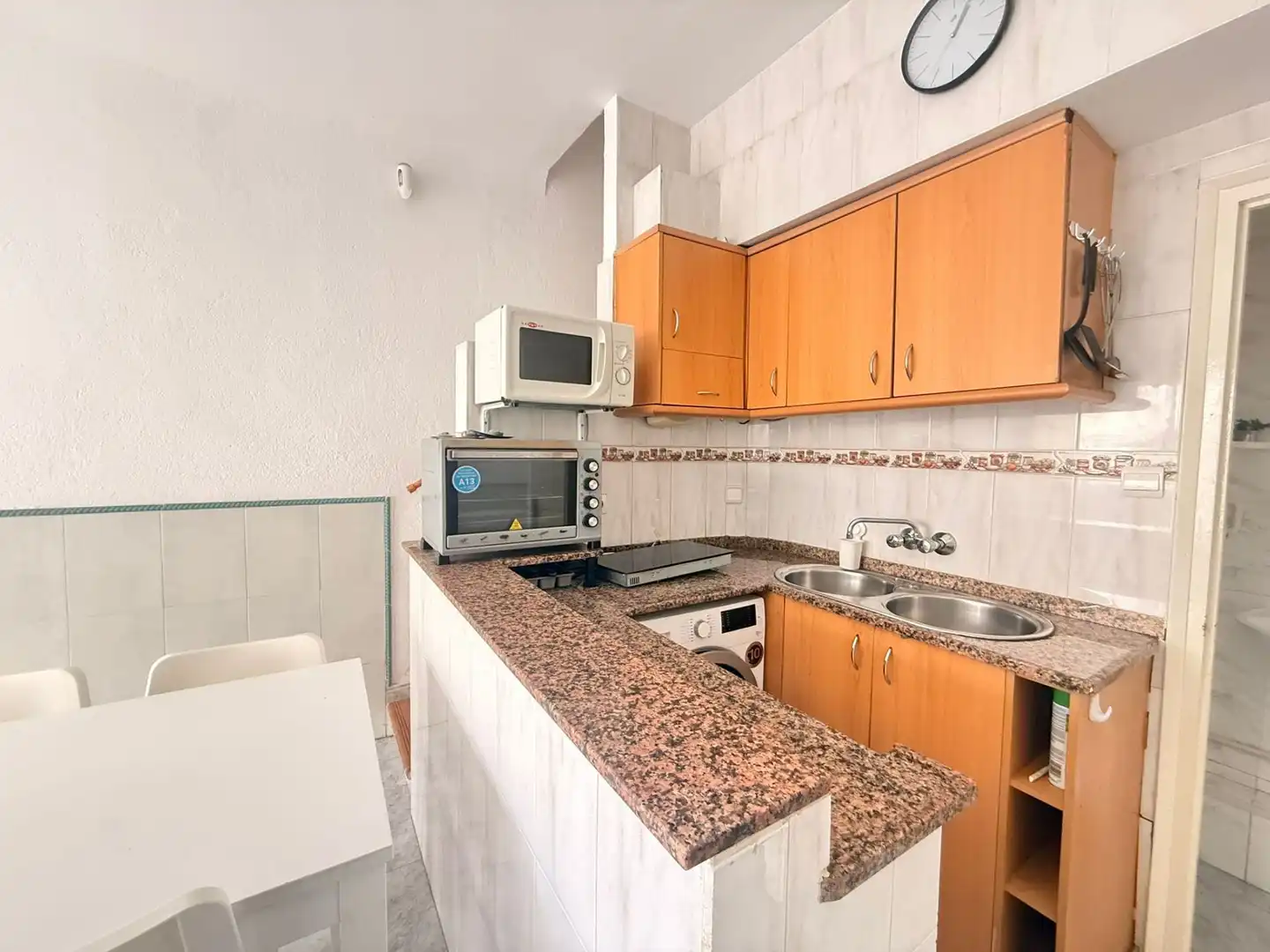 Cuina de Casa adosada en venda en Empuriabrava amb Aire condicionat, Calefacció i Moblat