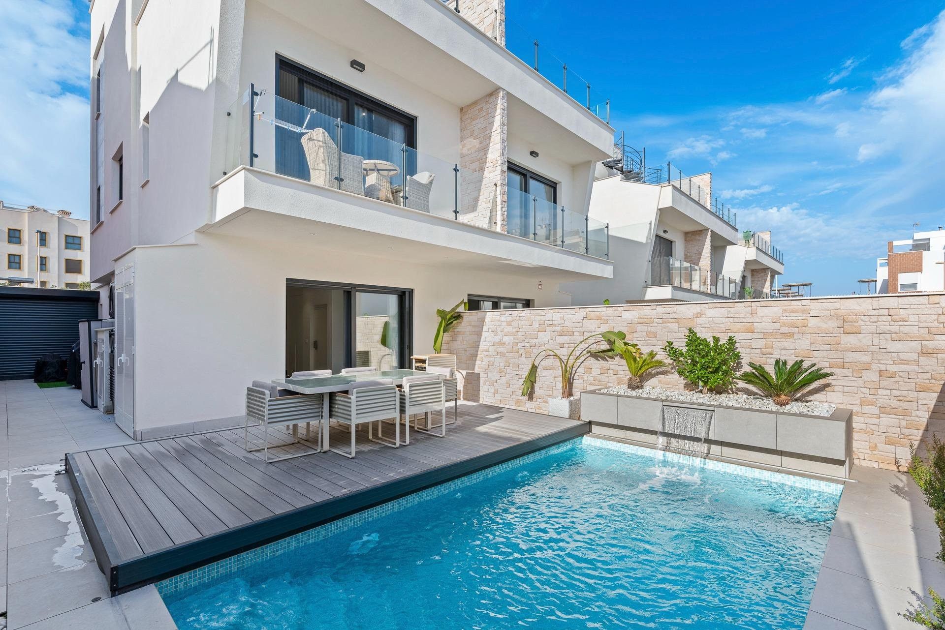 Piscina de Casa o xalet en venda en Guardamar del Segura amb Aire condicionat, Jardí privat i Terrassa