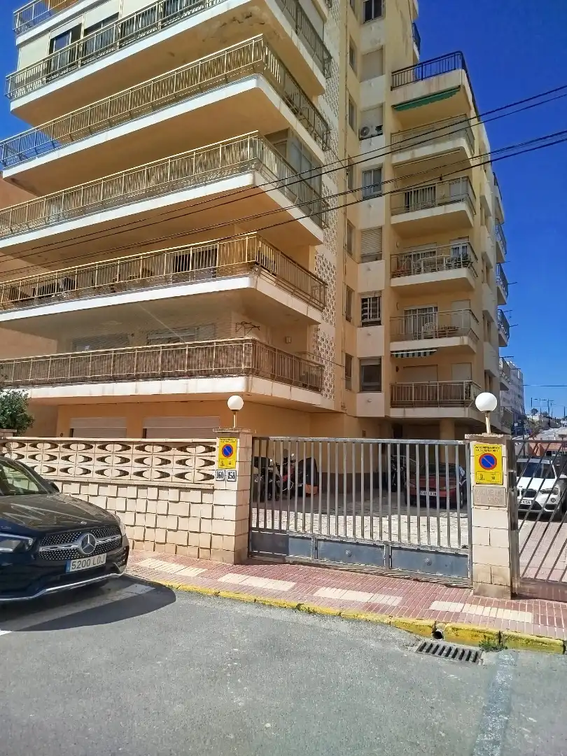 Vista exterior de Pis en venda en El Campello amb Moblat i Balcó