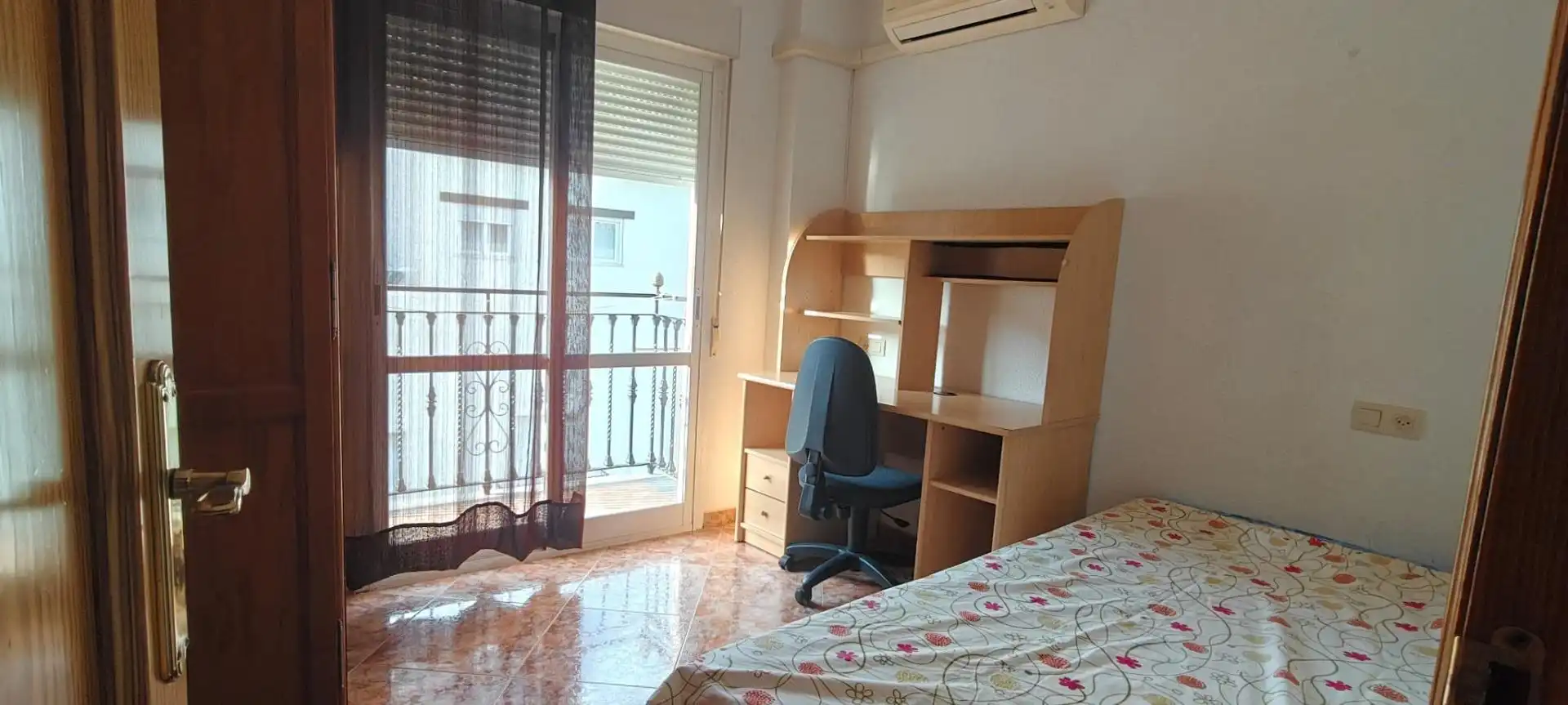Schlafzimmer von Wohnung zur Miete in Granada mit Klimaanlage, Terrasse und Möbliert