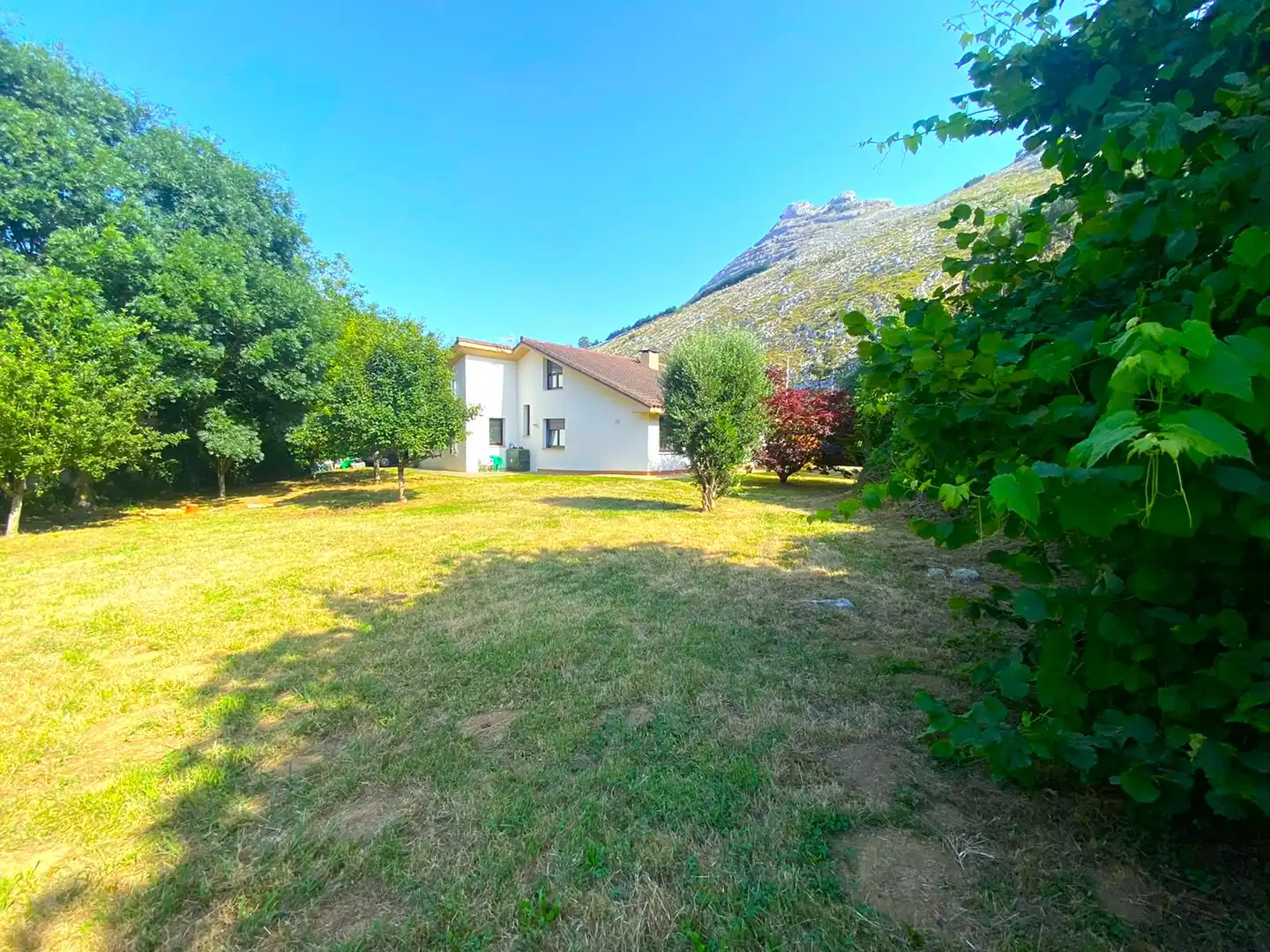 Exterior view of Houses for sale in Castro-Urdiales  with Heating, Private garden and Parquet flooring