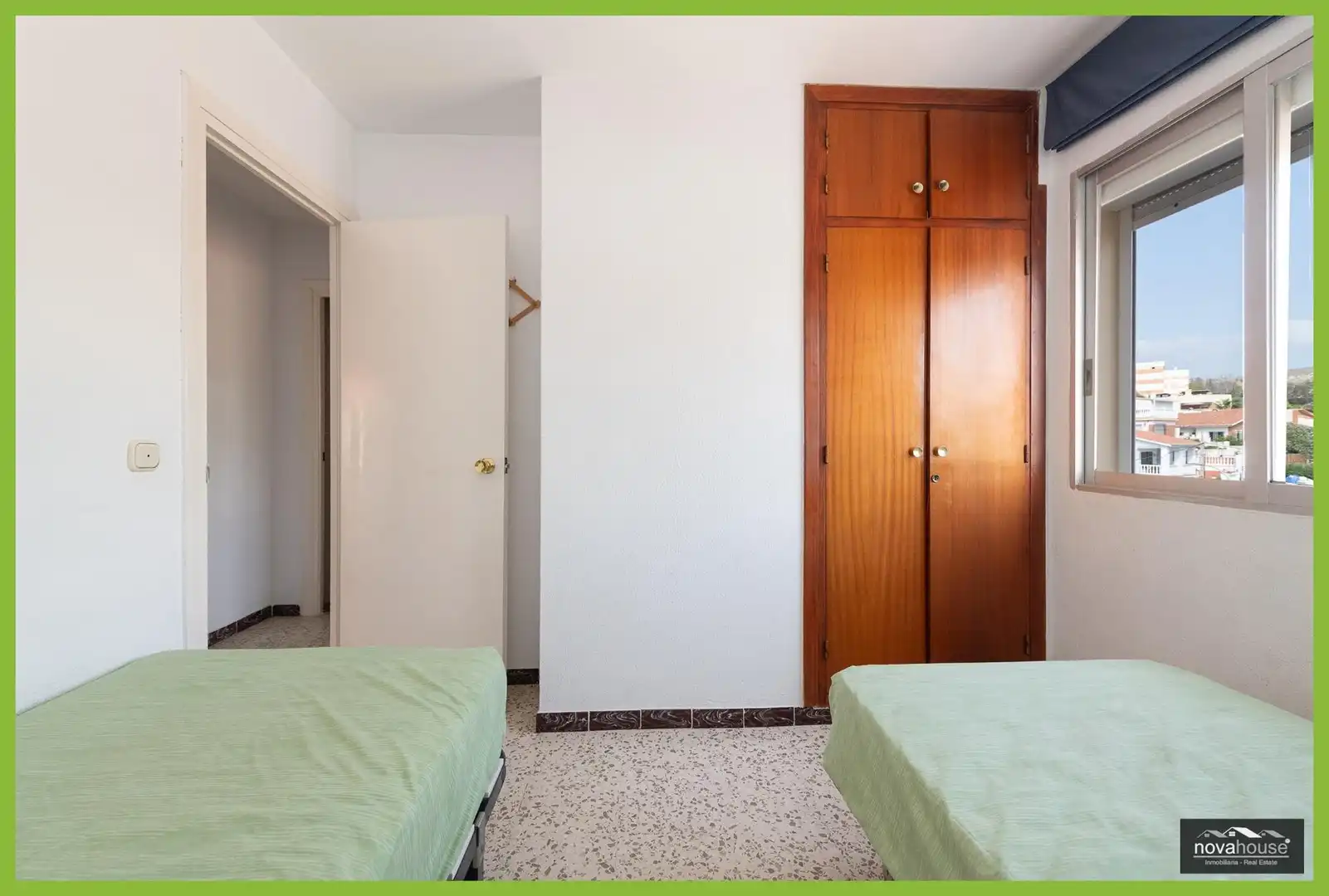 Bedroom of Flat for sale in Rincón de la Victoria  with Air Conditioner, Terrace and Alarm