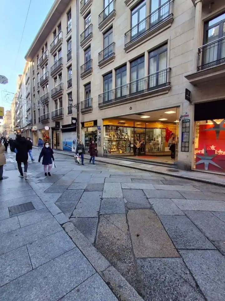Local de lloguer en Ourense Capital 