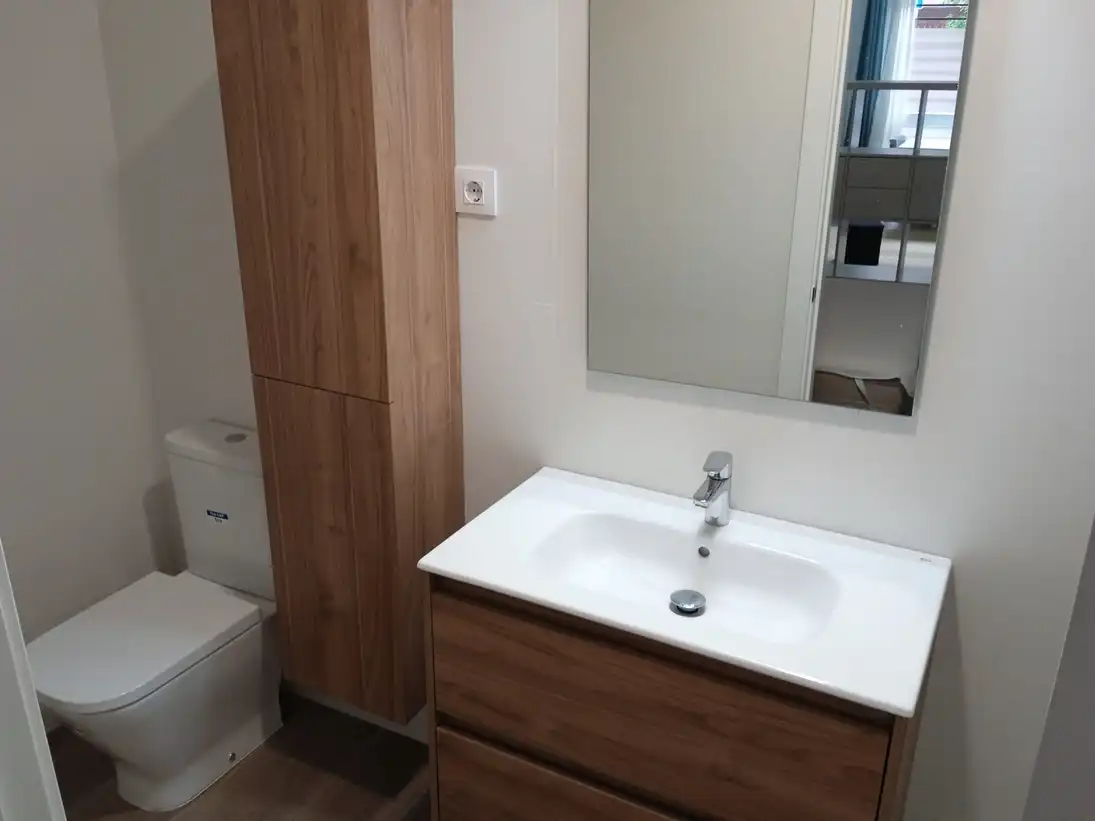 Bathroom of Ground floor for sale in Madrid  with Heating, Furnished and Washing machine