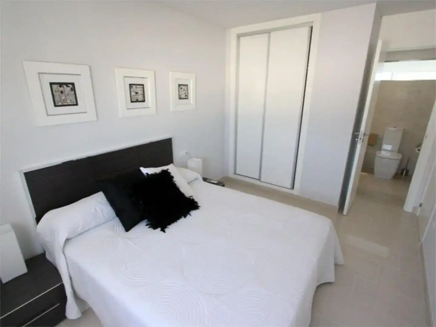 Schlafzimmer von Einfamilien-Reihenhaus zur Miete in Dénia mit Klimaanlage, Privatgarten und Abstellraum
