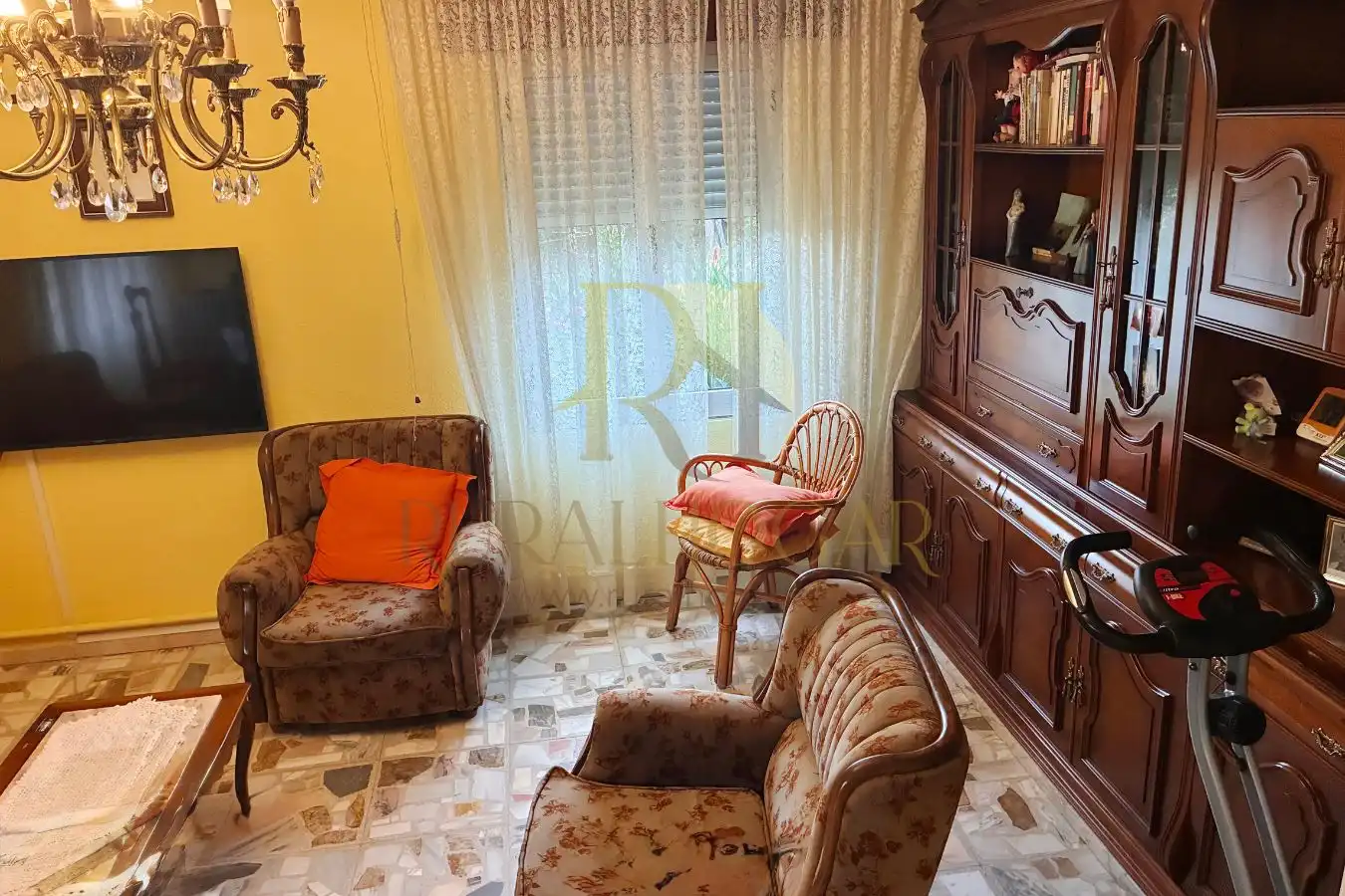 Sala de estar de Casa o chalet en venta en Cuadros con Calefacción y Jardín privado