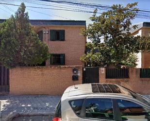 Exterior view of Single-family semi-detached for sale in  Madrid Capital