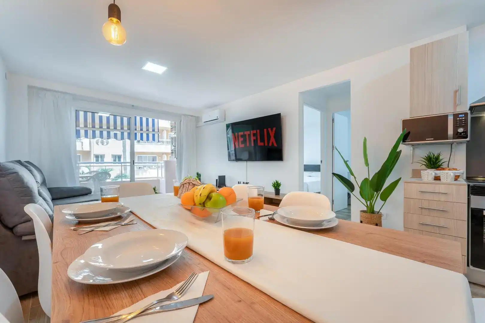 Dining room of Flat for rent in Salou  with Air Conditioner, Parquet flooring and Furnished