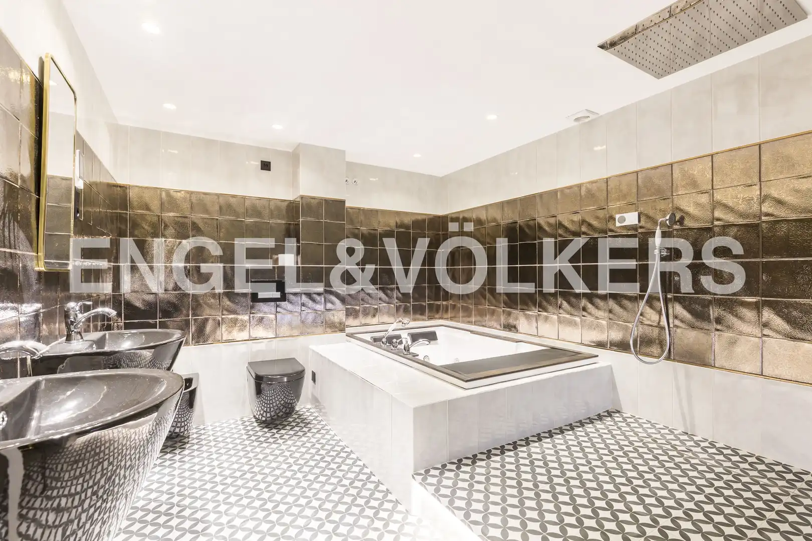 Badezimmer von Wohnung zum Verkauf in Madrid mit Klimaanlage, Heizung und Schwimmbad