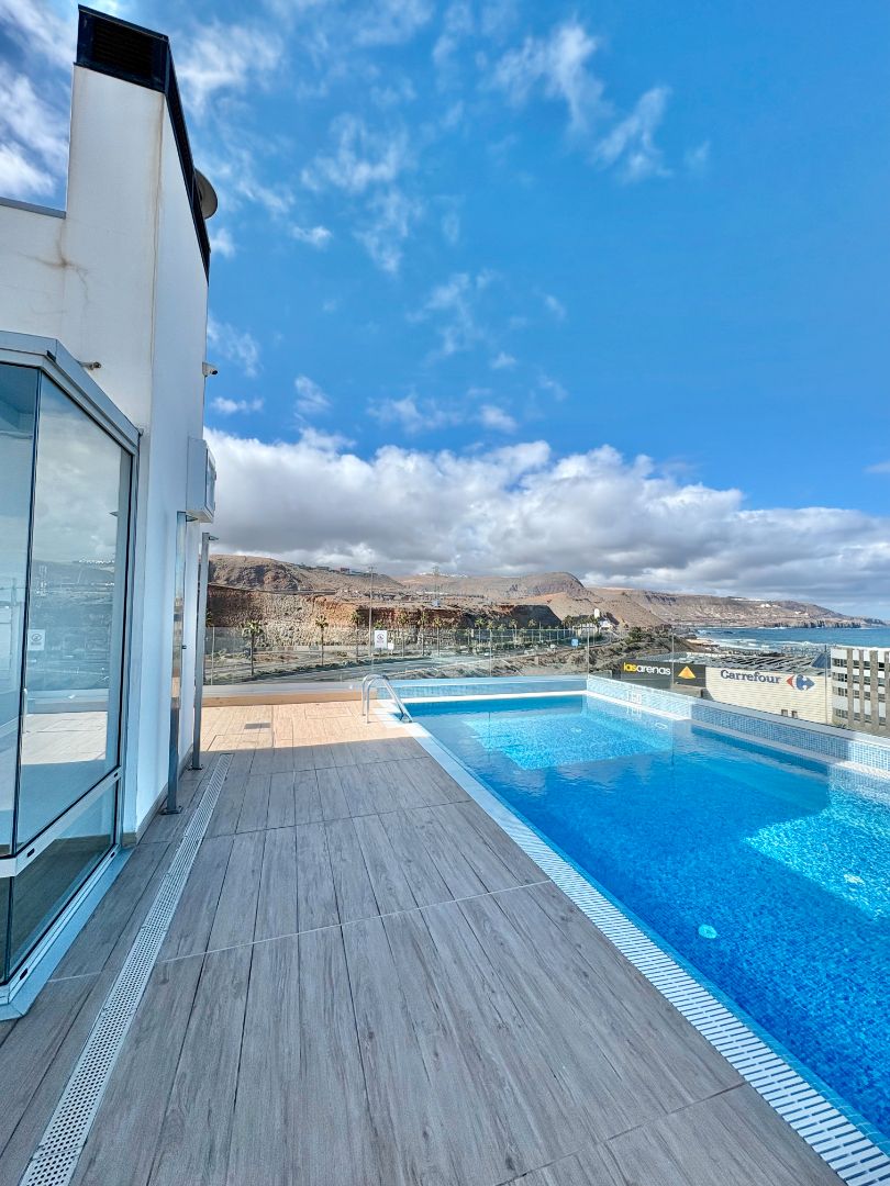 Swimming pool of Flat to rent in Las Palmas de Gran Canaria  with Air Conditioner, Terrace and Furnished