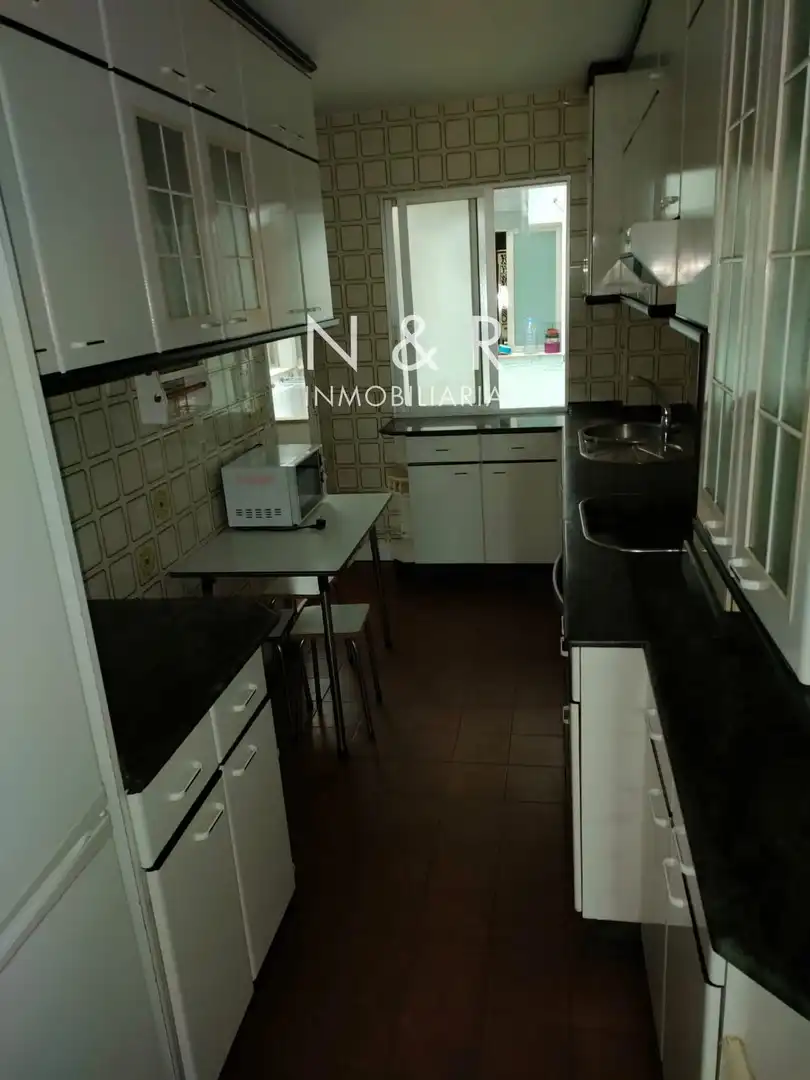 Cocina de Piso de alquiler en Santiago de Compostela  con Calefacción