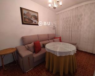 Sala d'estar de Casa o xalet en venda en Fuentes de León amb Traster i Moblat