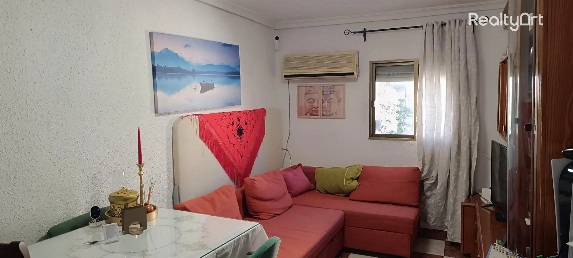 Living room of Flat for sale in Sevilla  with Air Conditioner, Terrace and Furnished