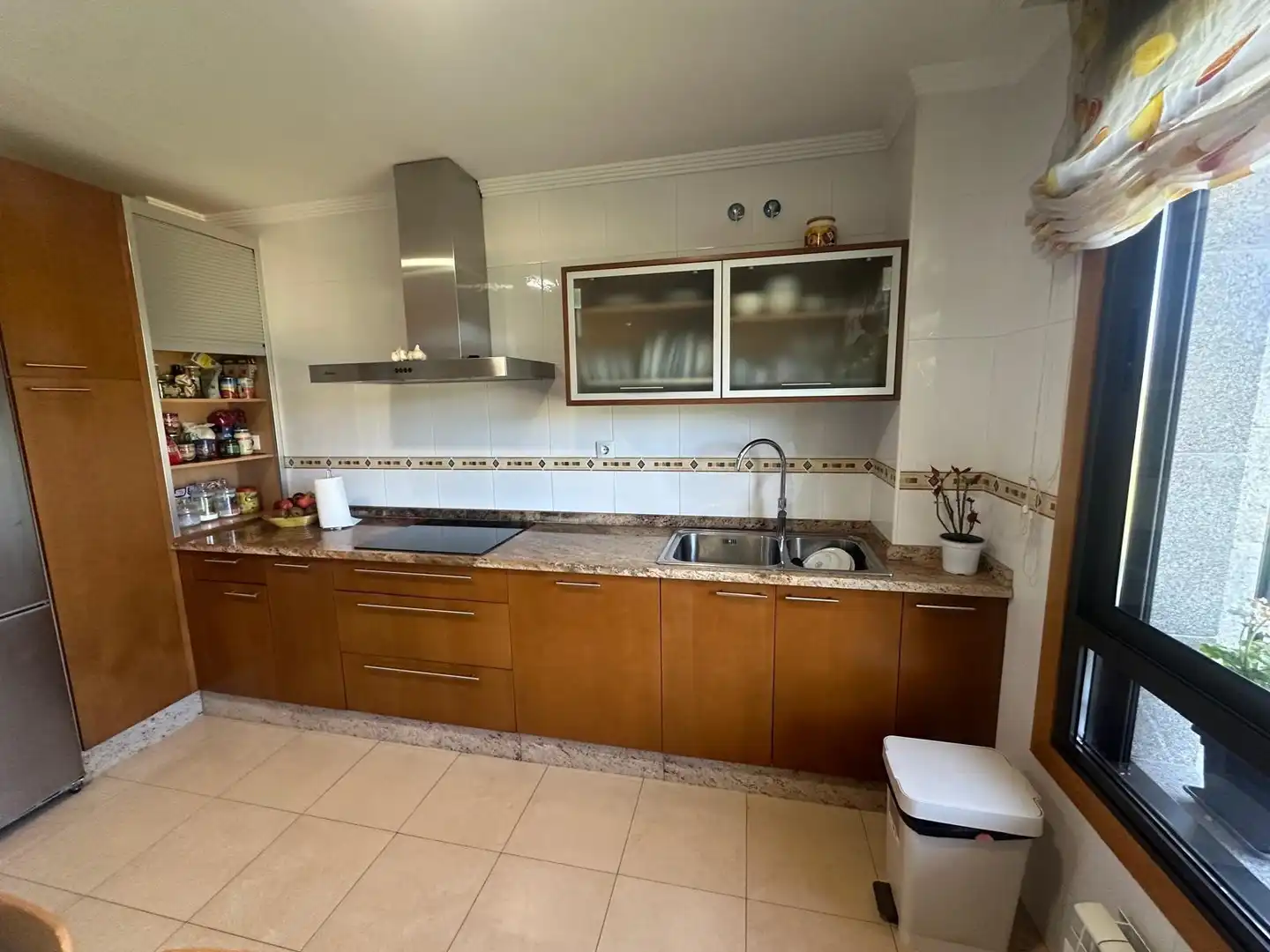 Cuina de Casa adosada en venda en Coles amb Calefacció, Jardí privat i Terrassa