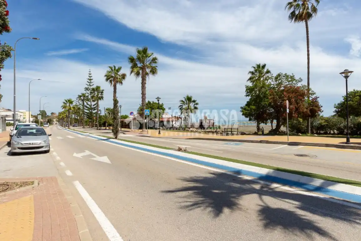 Vista exterior de Pis en venda en Vélez-Málaga amb Aire condicionat, Terrassa i Piscina comunitària