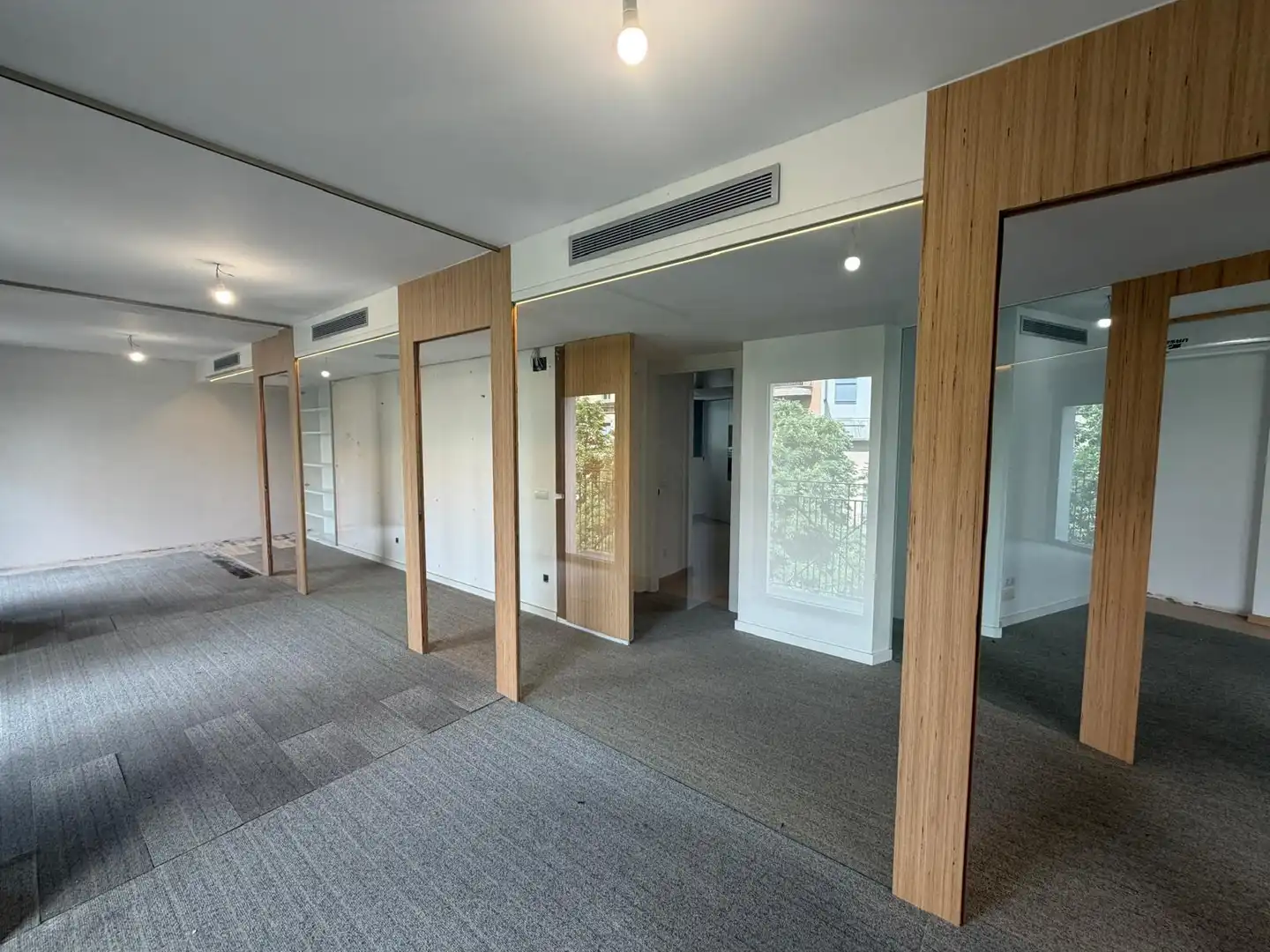 Büro zur Miete in Girona mit Klimaanlage und Heizung