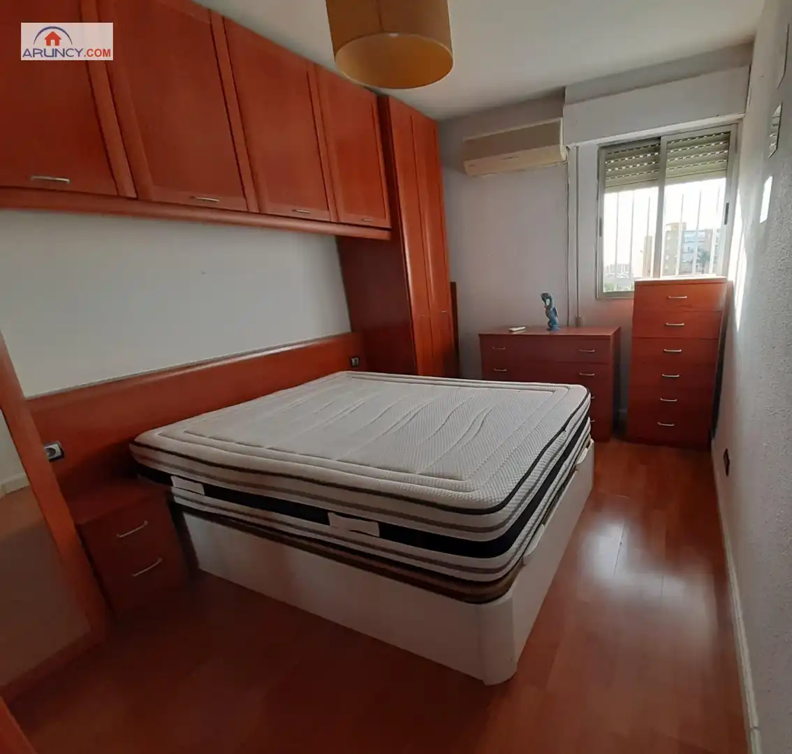 Habitación de Piso en venta en Sevilla con Aire acondicionado y Piscina comunitaria