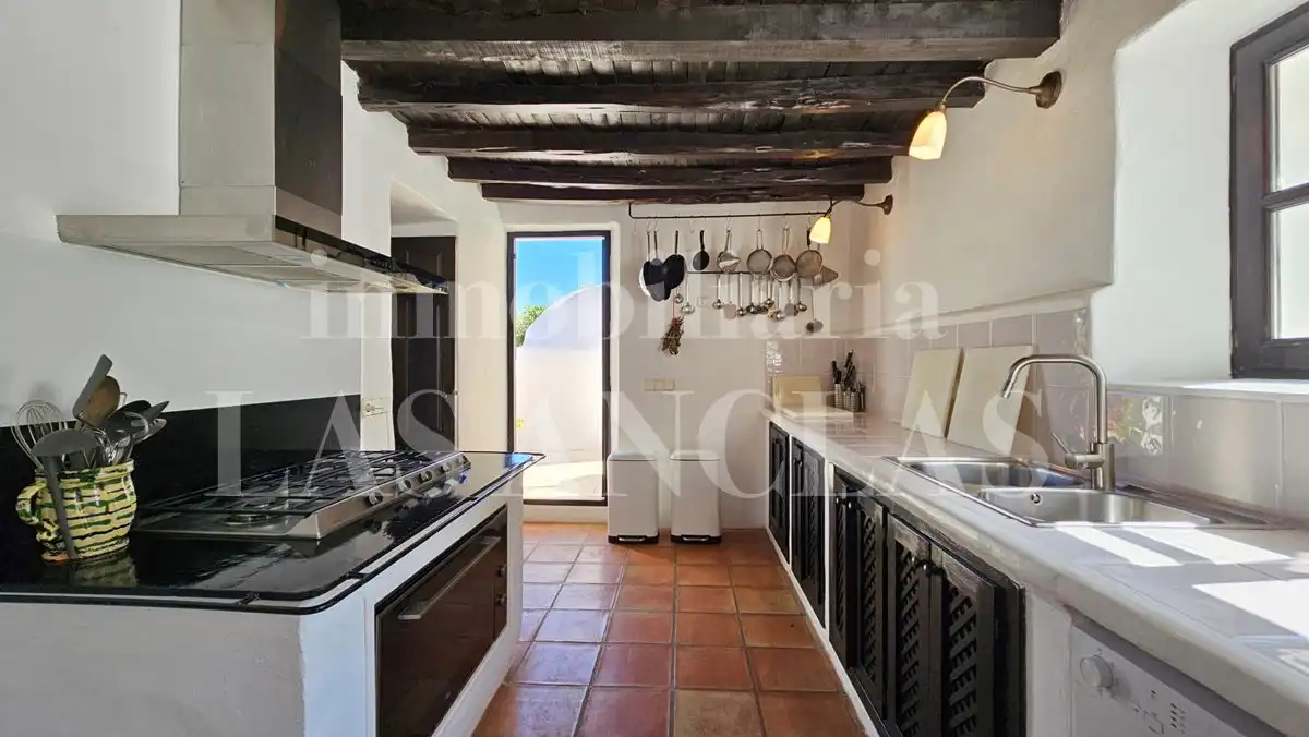 Cuina de Finca rústica en venda en Santa Eulària des Riu amb Aire condicionat, Calefacció i Terrassa