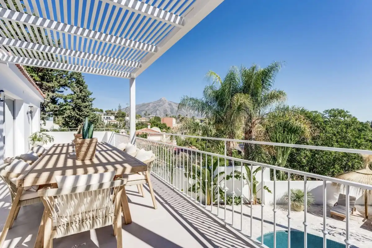 Villa con piscina in vendita a Nueva Andalucía