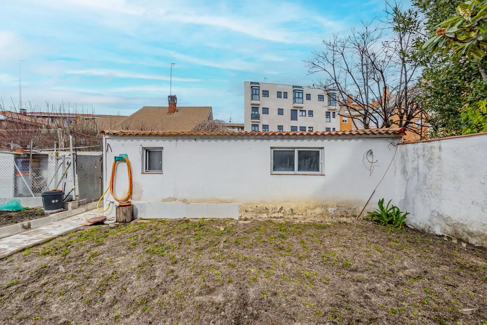 Vista exterior de Casa o xalet en venda en Madrid amb Calefacció, Jardí privat i Terrassa