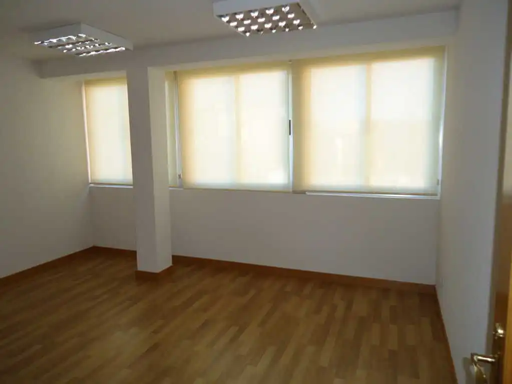 Office for rent in Móstoles  with Air Conditioner