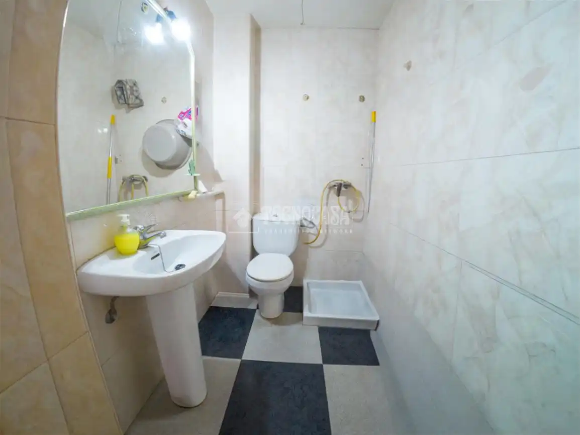 Badezimmer von Einfamilien-Reihenhaus zum Verkauf in Huércal de Almería
