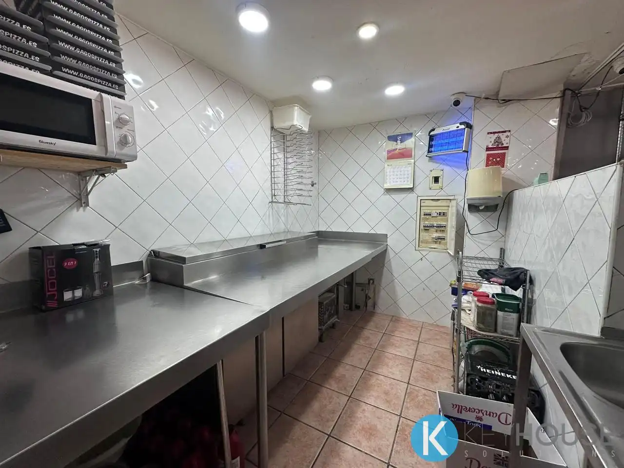 Cocina de Local en venta en San Fernando de Henares con Aire acondicionado