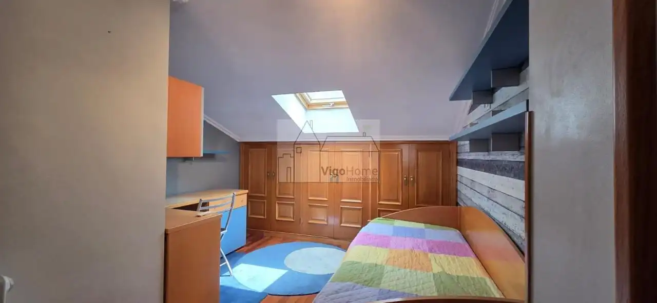 Bedroom of Duplexes for rent in Vigo   with Heating, Parquet flooring and Terrace