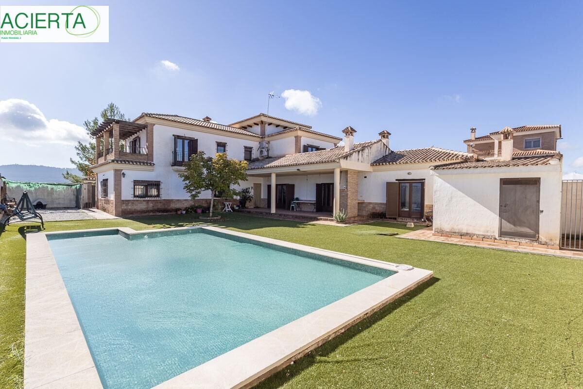 Jardí de Casa o xalet en venda en Atarfe amb Aire condicionat, Calefacció i Jardí privat