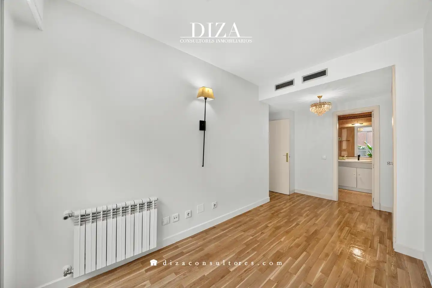 Bedroom of Flat for rent in Madrid  with Air Conditioner, Heating and Terrace