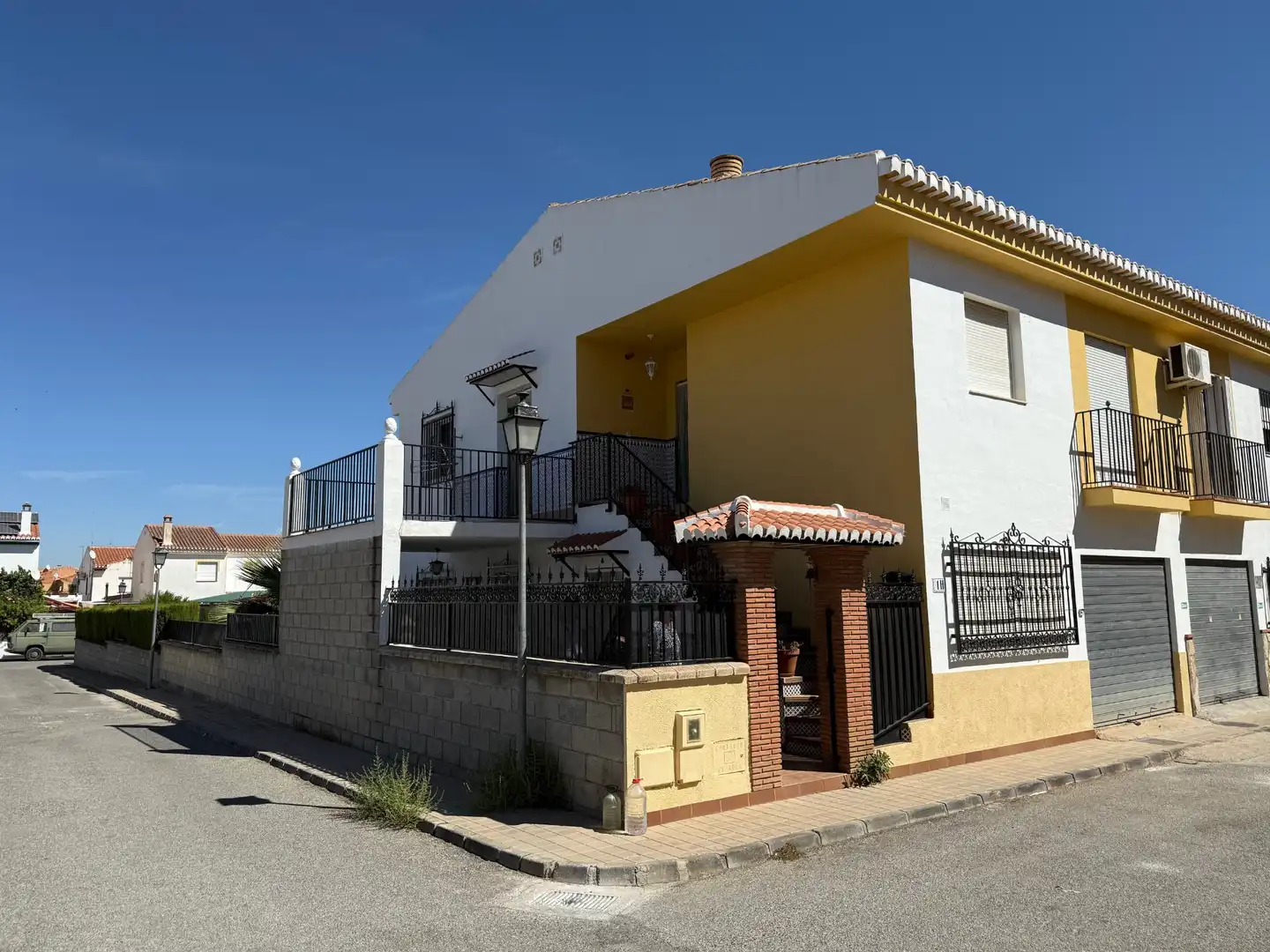 Exterior view of Houses for sale in Láchar  with Private garden, Terrace and Swimming Pool