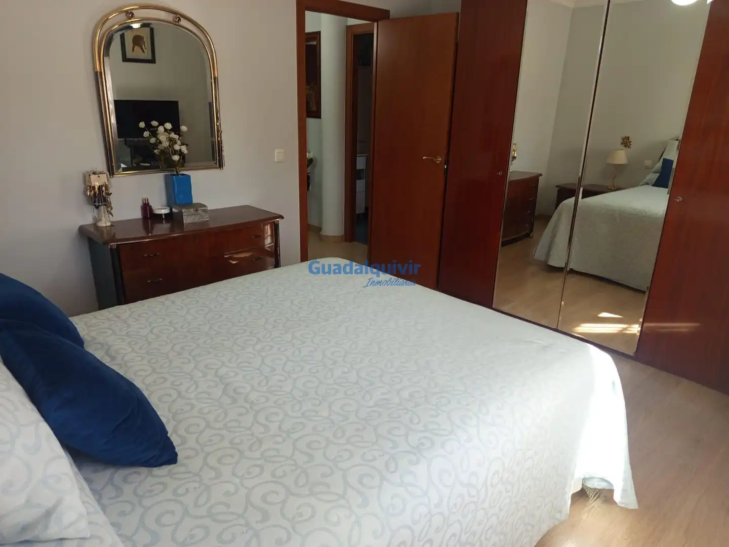 Habitación de Casa adosada en venta en Montequinto con Aire acondicionado, Jardín privado y Trastero