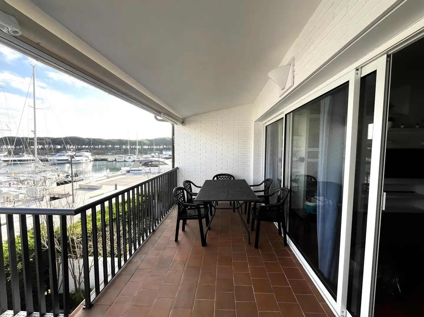 Terrasse von Einfamilien-Reihenhaus zum Verkauf in Castell d'Aro, Platja d'Aro i s'Agaró mit Klimaanlage, Terrasse und Schwimmbad