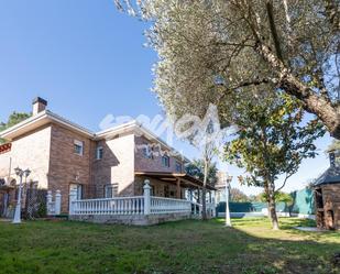 Exterior view of House or chalet for sale in Las Rozas de Madrid  with Air Conditioner, Heating and Private garden